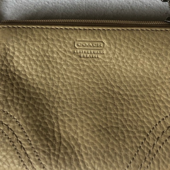 New! Coach Leather Tan Wristlet - Picture 4 of 9